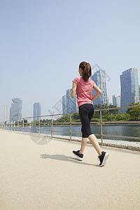 记者：邵佳一会带部分西海岸助手前往国足，并非所有人