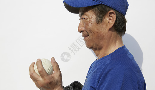中老年人打棒球形象图片