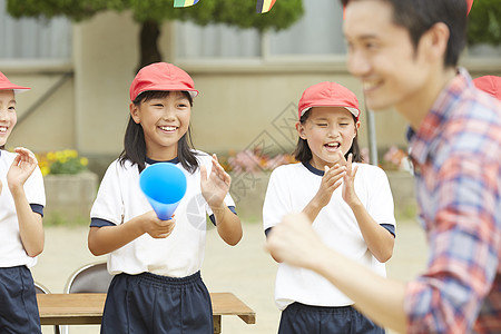 参加运动会的小学生高清图片