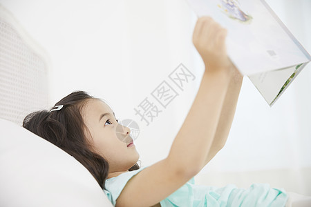 小孩在内纯净的孩子们读书高清图片