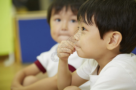 儿童健身房幼儿园的孩子孩子们在体育课教学教学故事背景图片