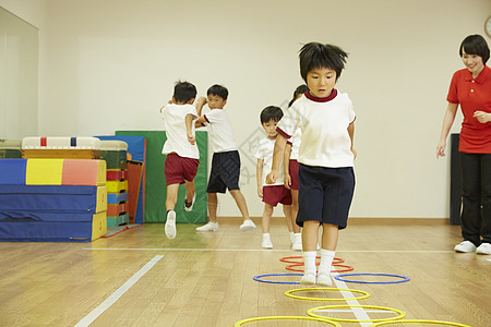 阿尔瓦雷斯数据：3次射门打进1球，错失1次机会，评分7.7全场最高