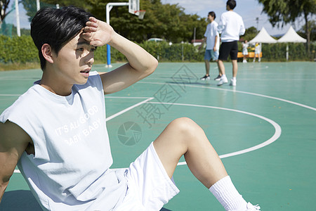 凯恩：卡尔很有潜力，如果持续这种表现他就有机会参加世界杯