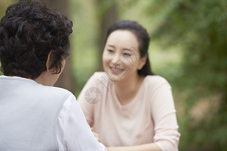 在一起幸福植物妈妈女儿图片