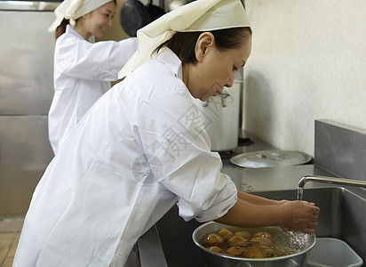 吃女人职业午餐做饭图片