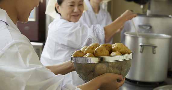 创造米壶午餐做饭图片