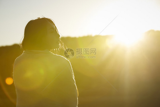 酷旅游看流浪的女人图片