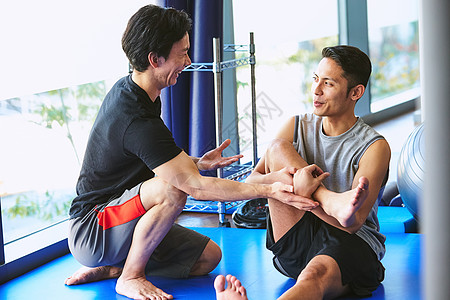 阿尔瓦雷斯数据：3次射门打进1球，错失1次机会，评分7.7全场最高