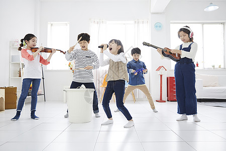 分钟小孩成年女子生活团结朋友图片