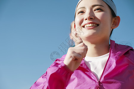 旅游适当前途外国人女人跑背景图片