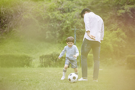 C罗父子同天进球！15岁迷你罗为葡萄牙U16破门 40岁C罗在胜利双响