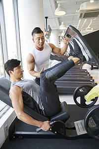 乌尔比希：击败科隆是我的首要任务 没资格评论诺伊尔是否会续约