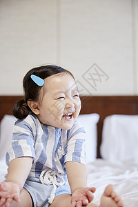 盯着看非常小前视图生活房子孩子韩语图片