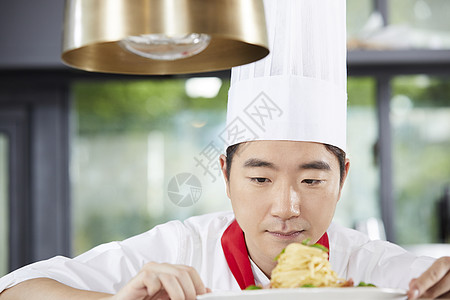 前视图意大利菜看门人厨师伙计韩国人图片