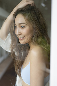 性感美女居家写真图片