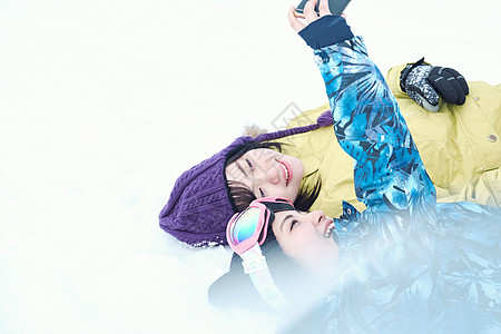 ol年轻人空白部分滑雪胜地的女人图片
