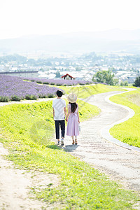 休息旅途休假花田和夫妇图片