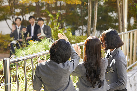 学生在跟老师打招呼图片