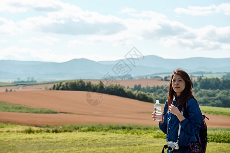 爱好三十几岁女女人的徒步旅行图片