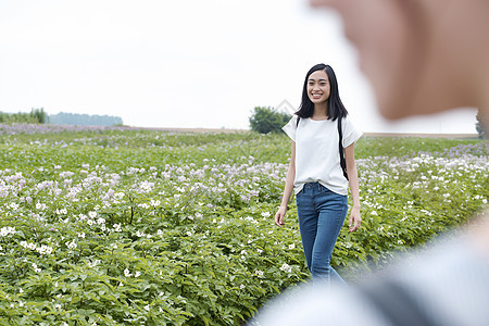 农场的女高中生图片