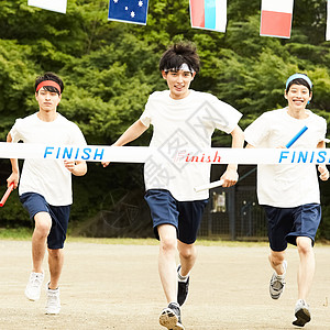 乔治娜晒迷你罗在U16国家队夺冠庆祝视频：妈妈为你骄傲