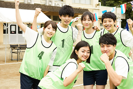 战术换人！格纳布里本场1中框+3关键传球 3对抗1成功 获评6.7分