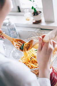 快乐碟简介女生活美食图片