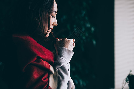 拖延日本人青年女生活方式茶时间图片