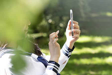 穿水手服女生可爱学生年轻的女孩学校女孩智能手机背景