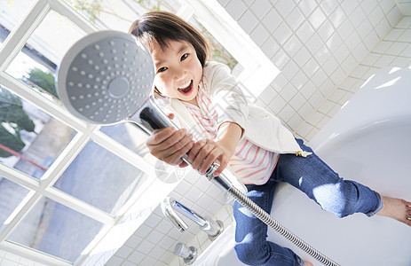 通体日本人清洁儿童女孩生活方式家务活力高清图片素材