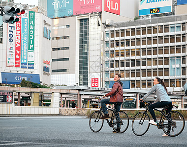 奔跑东京欣赏外国人入境自行车之旅图片