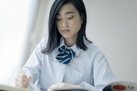 中学校服女生教室学习图片