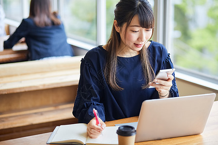 电脑学生二十多岁ol休闲商务女人智能手机背景