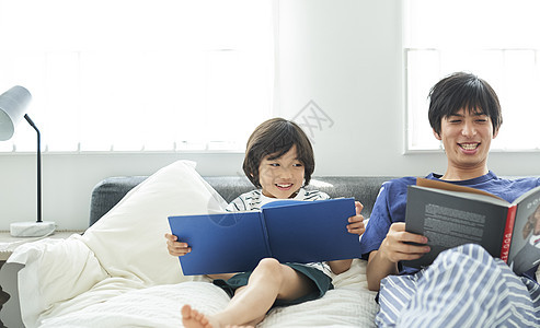留白夏儿子父母和孩子的生活方式床图片