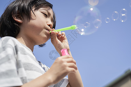 天空休息休闲孩子们的生活方式图片