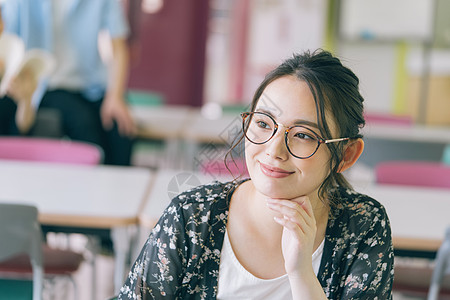 二十多岁学校学院女大学生学习摄影合作keisenjogakuen大学图片