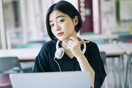 女大学生校园生活图片