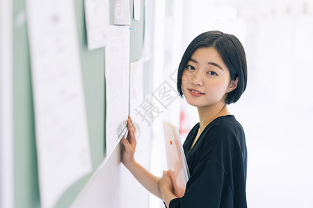 女性海报甜美女大学生形象背景