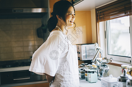 一人自然食品女人的生活方式主妇图片