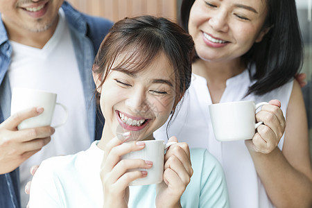 人欣赏青年家庭生活方式的下午茶时间图片