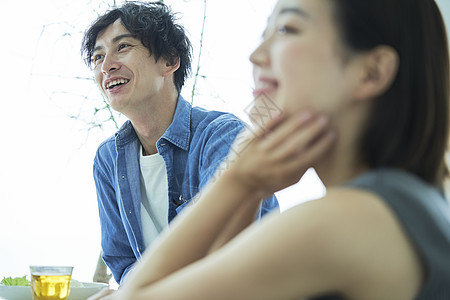 男女同伴的生活方式图片