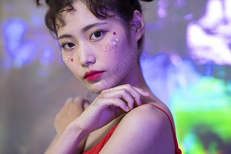 创意彩妆美女图片