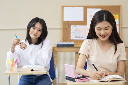 女人美丽愉快女学生学生班图片