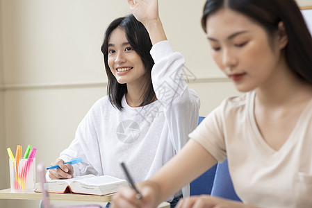 桌子高中生外语女学生学生班图片