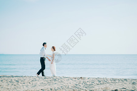 沙滩大海壮年海边婚礼肖像图片