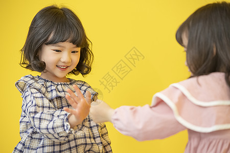 可爱的小女孩形象图片