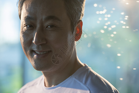 卡雷拉斯本场数据：1进球2关键传球5抢断，评分9.4全场最高