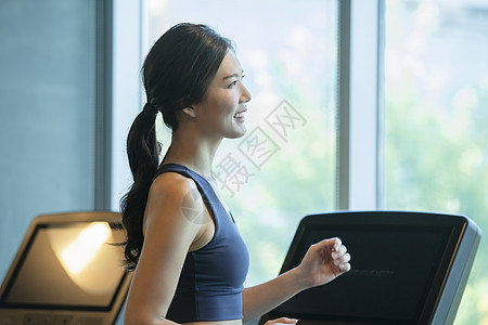 再一再二没有再三😂哈兰德第三次单刀机会，尝试挑射被扑出