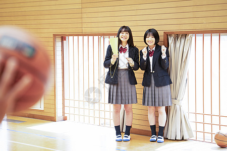 罗体：米兰曾两次追求科内，巴黎准备报价6000万欧但罗马想留下他