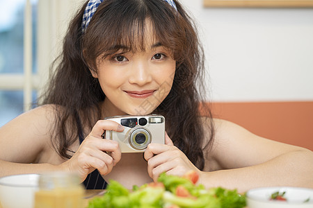 可爱的居家女孩肖像图片